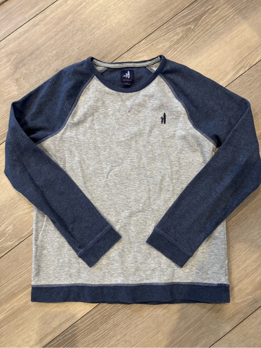 johnnie-O Kids Raglan Crewneck Sweater in Navy & Light Gray
